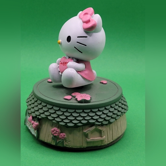 Hello kitty rotating music box - Picture 2 of 6